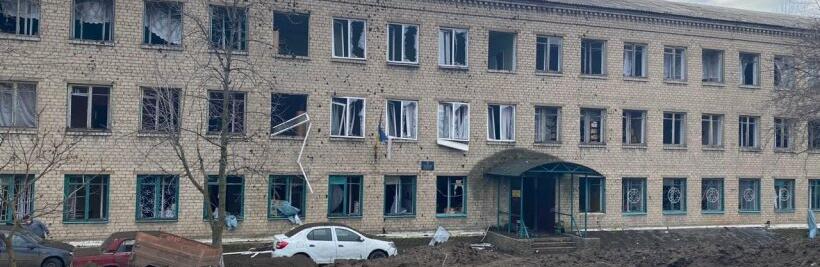 Окупанти завдали чотири удари по Костянтинівці - дві ракети влучили в інтернат, де зараз розташований центр розміщення переселенців