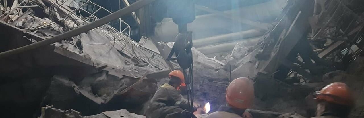 Обвал даху та металево-бетонних конструкцій на Курахівській ТЕС: з'ясовуються обставини загибелі жінки та поранення трьох працівників