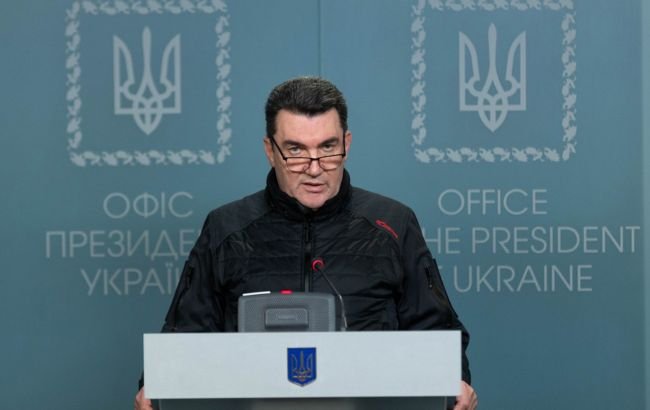 Українцям доведеться пережити складні місяці попереду, - Данілов