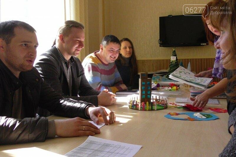 В Доброполье определили победителей конкурса "Доброполье -..., фото-1 В Доброполье определили победителей конкурса "Доброполье - город роз", фото-1