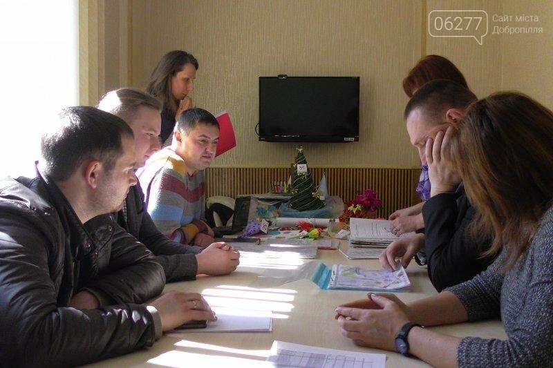 В Доброполье определили победителей конкурса "Доброполье -..., фото-5 В Доброполье определили победителей конкурса "Доброполье - город роз", фото-5
