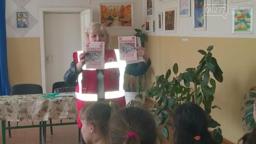 В Святогоровской школе прошла акция "Красный крест в учебно..., фото-1 В Святогоровской школе прошла акция "Красный крест в учебном заведении", фото-1