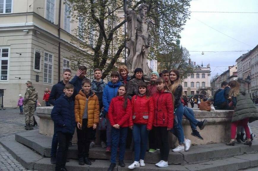 Школьники Добропольского района встретили Пасху в семьях ль..., фото-1 Школьники Добропольского района встретили Пасху в семьях львовян, фото-1