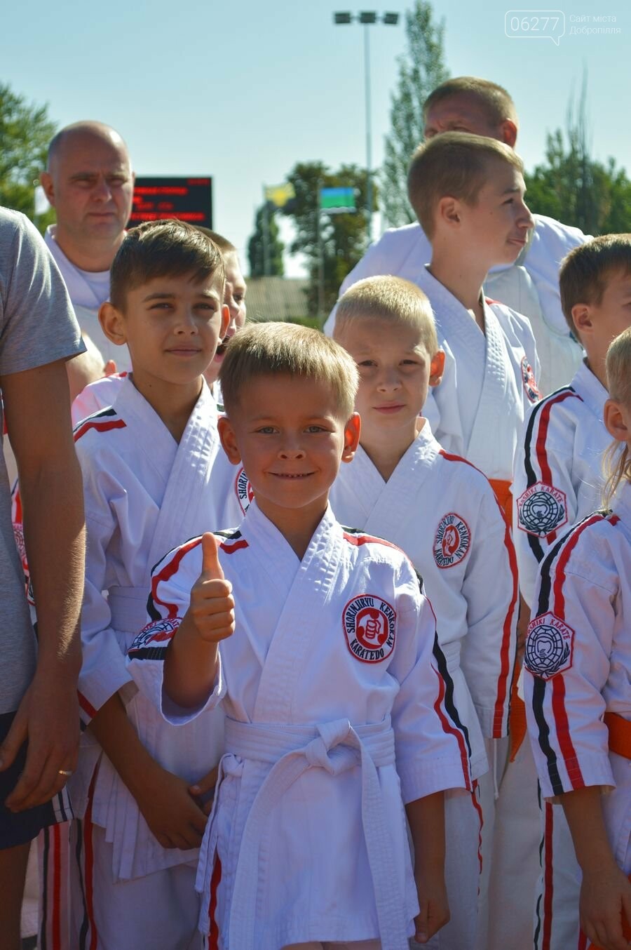 На стадионе "Авангард" в Доброполье прошел праздник спорта, фото-4 На стадионе "Авангард" в Доброполье прошел праздник спорта, фото-4