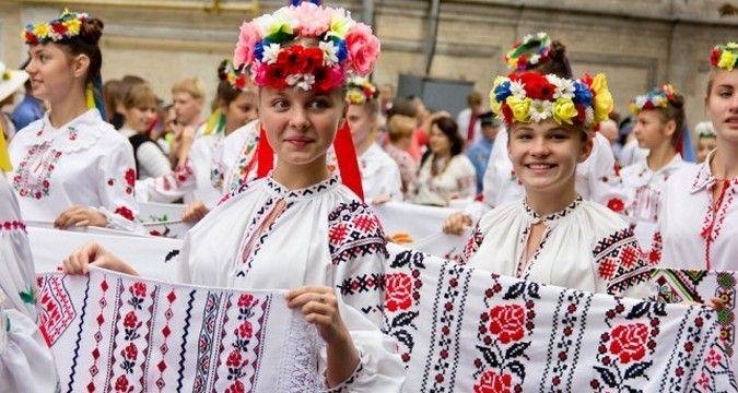 Завтра на площади Арутюнова проведут флешмоб ко Дню вышиванки Завтра на площади Арутюнова проведут флешмоб ко Дню вышиванки, Яна Сельвер