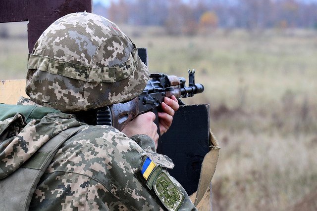 На Донбассе 19 раз враг нарушил режим перемирия. Погиб воин ВСУ