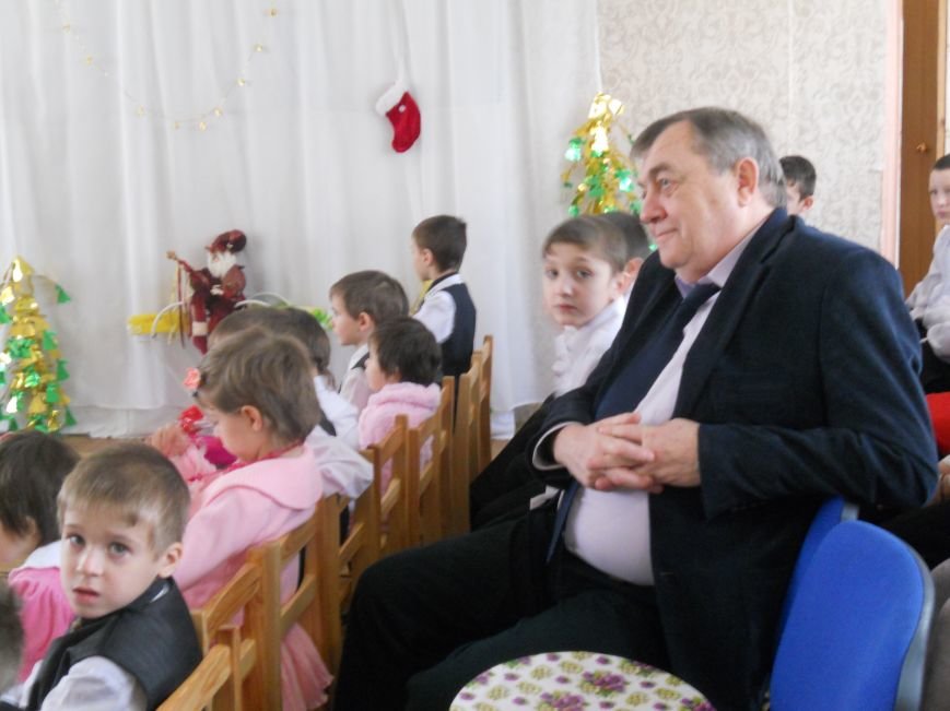 Добропільський міський голова привітав дітей зі святом Миколая Чудотворця (фото) - фото 2